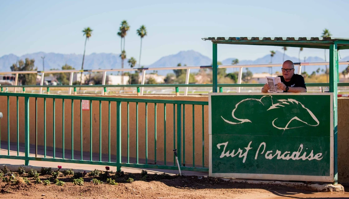 Arizona House Bill Would Guarantee Turf Paradise a Mobile Sports Betting License